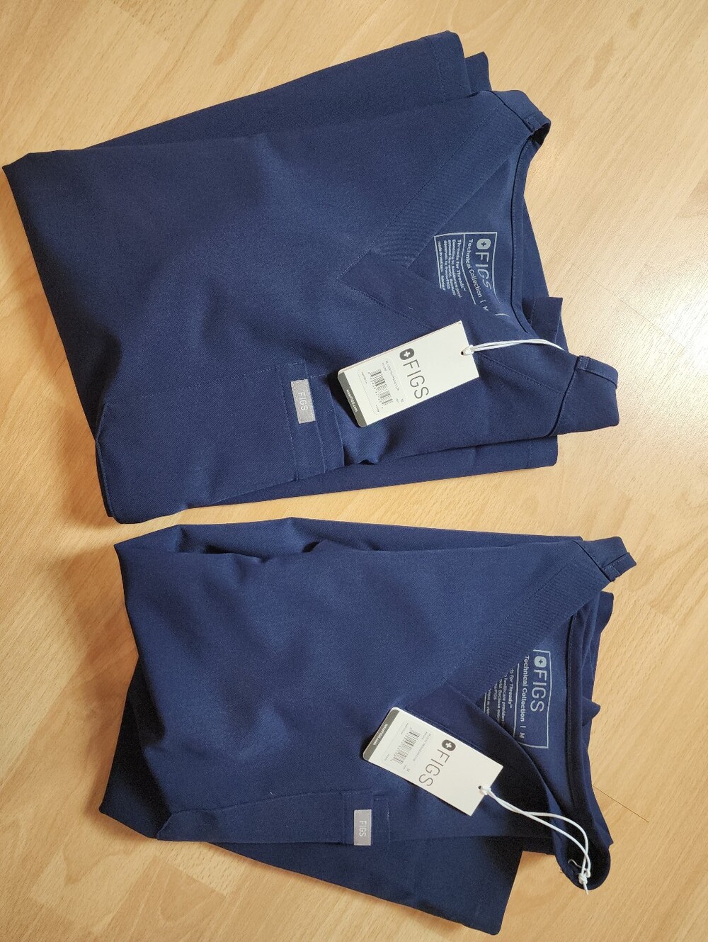 NWT Figs Leon Two-Pocket Scrub Top LOT OF 2 Men's Size Medium Navy Blue - Picture 14 of 14